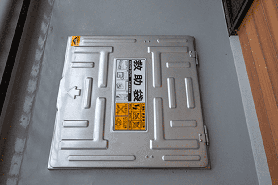 避難器具のハッチ